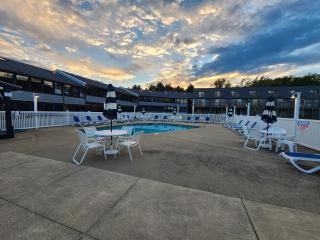 Nautical Mile Resort - Wells - 4