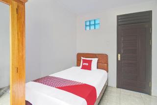 OYO 92041 Hotel Borneo - Manado - 4