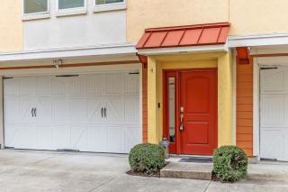 3BR 3BA Townhouse ONE BLOCK from the beach - 6