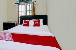 OYO 92059 Archi Homestay - Lembuak - 2
