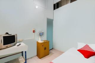SPOT ON 92072 Restu Ibu Homestay Syariah - Batu Ampar - 7