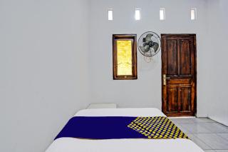 OYO 92086 Fun Guesthouse Syariah - Mojokerto - 3
