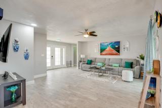 Canal and Gulf Views Spacious Hudson Home - 7