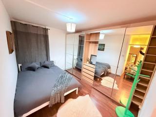 East End Escape - For 6ppl near Central LONDON - 3mins to DLR overground - Londra - 4