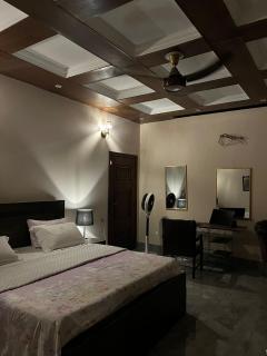 Exclusive 2BHK Lodge in Bahria - Lahore - 8