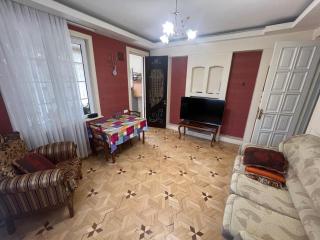 Cozy 5BD House With Frontyard - Tbilisi - 3