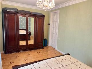 Cozy 5BD House With Frontyard - 2