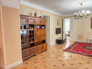 Cozy 5BD House With Frontyard - Tbilisi - 6