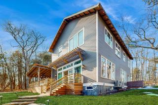 Cedar Beach Lakehouse - Charlotte - 0