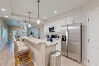 Gulf Access with Boat Slip, Heated Saltwater Pool, Dog-Friendly - Bacino Vista #302 - Roelens - Cape Coral - 1