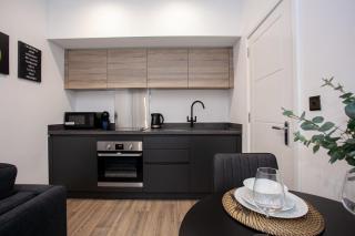 Convenient 2 Bedroom Bolton Apartment - Bolton - 3