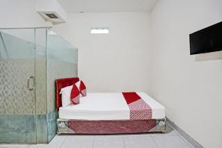 OYO Life 92190 Arya Guest House - Tulungagung - 1