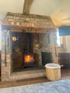 The Old Smithy, beautifully restored cottage in Carreghofa, near Llanymynech - 0