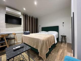 Le Petit Central Apartments - Tirana - 3