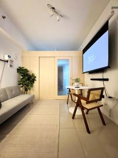 Jazz Residence T2 Rm 405 Homey Muji Inspired Staycation Big Screen Cinema - Manila - 7