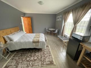 York-R102 Airport Road - Modern Comfort - George - 5