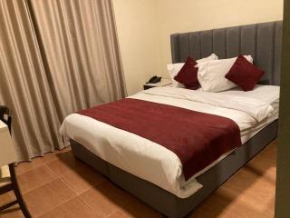 Uptown Hotel Apartment - 8