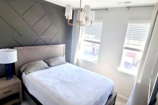 The Villas The One Villa by RDU Airport with Indoor Heated Pool and Gym - Durham - 0