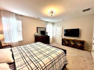 The Villas The One Villa by RDU Airport with Indoor Heated Pool and Gym - Durham - 7