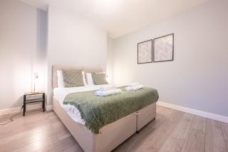 Dos Road - Street Parking - WIFI - Newport - 7