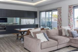 Modern on McMillan Central, WiFi, Smart TV - Methven - 7