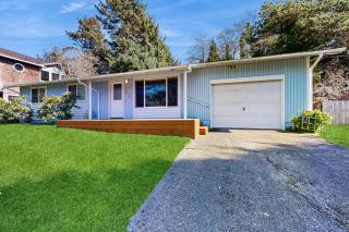 Cottage on Hemlock Street - 3