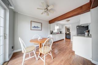 Walk to Lake Erie and Beach Access Home with Deck! - 5