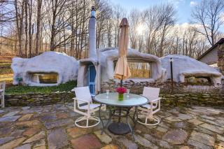 Less Than 6 Mi to Arlington Whimsical Stone Abode! - Sandgate - 0