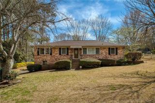 Spacious 4BR Retreat in Vibrant Smyrna Near Lakes - 4