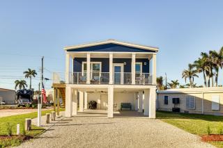 1 Mi to Beach Access Home with Porch in Fort Myers! - Fort Myers - 0