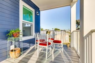 1 Mi to Beach Access: Home w/ Porch in Fort Myers! - 9