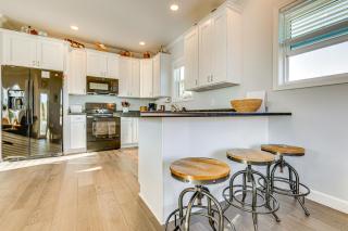 1 Mi to Beach Access: Home w/ Porch in Fort Myers! - 4