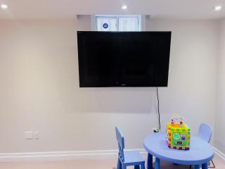 Spacious Family Retreat - Brampton - 9