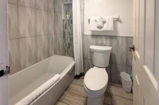 603 - Island Inn - 1