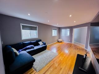 Spacious Family Retreat - Brampton - 6