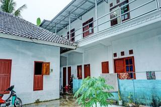 OYO Life 92222 Sahabat Kost Syariah Pacitan - Pacitan - 2