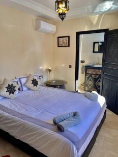 Riad Ta'achchaqa - 2