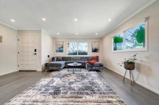 Beautiful 3BR House With Hot-Tub And Large Fenced Yard! - 5