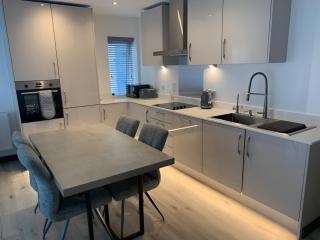 Raphvin Apex Abode - Harlow - 7