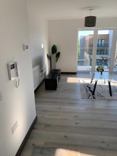 Raphvin Apex Abode - Harlow - 3