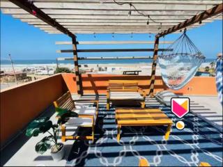 Steps to the sand with Balcony and Ocean View - - 0