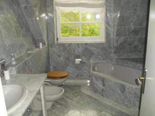 Modernisierte Ferienwohnung Mit Balkon - 1