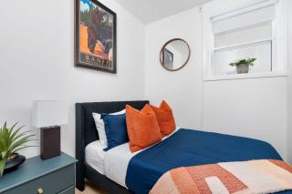 Luxury 2-Bedroom Oasis at College & Bathurst - 7