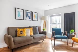 Bright & Quiet 2-Bedroom Apartment on Magdala Road - Nottingham - 0