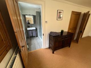 8 Bedroom Retreat in Rural Kent Village Share Save - 2