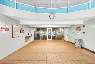 Eastlake Suites Hotel & Conference Center By OYO Urbana - Champaign - 6