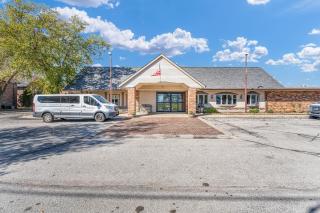 Eastlake Suites Hotel & Conference Center By OYO Urbana - Champaign - 0