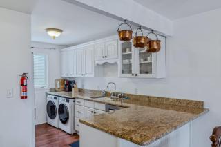 Steps to Ski Trail Fireplace - Kingswood 1B - Quechee - 3