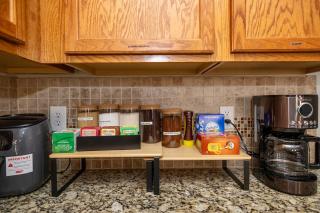 King and Queen Beds with a Gourmet Kitchen - Charlotte - 5