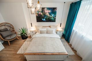 Sara Studio - HD - 8